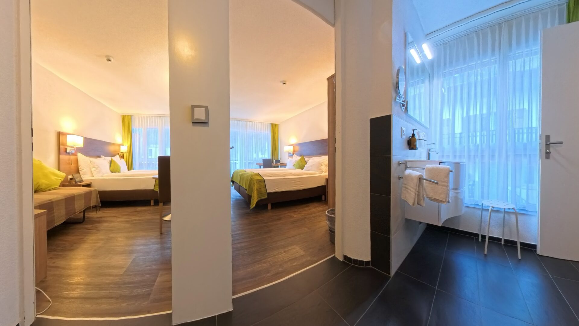 Camera familiare Therme 51° con due camere da letto e balcone