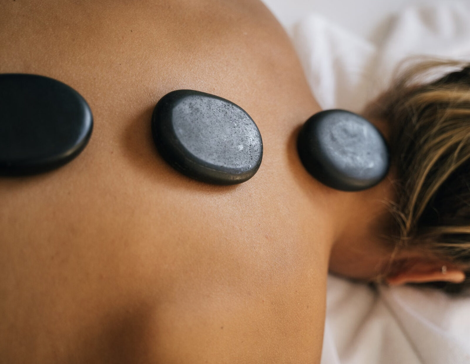 Hot-Stone-Massage im Therme 51°